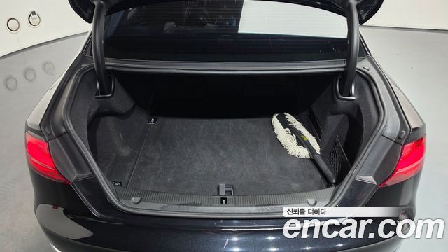 Audi A8 2015 — photo 20