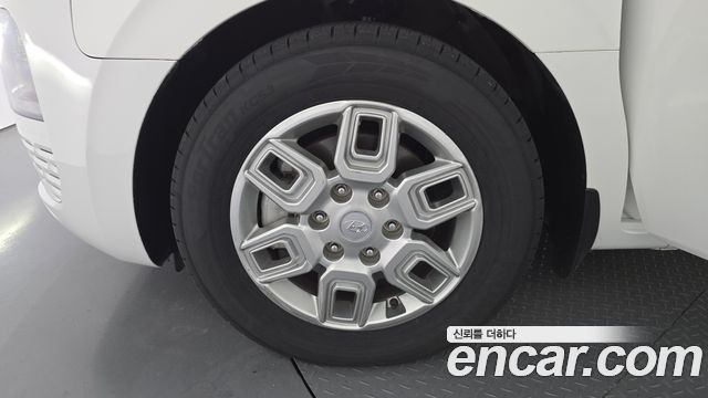 Hyundai Staria 2023 — photo 5