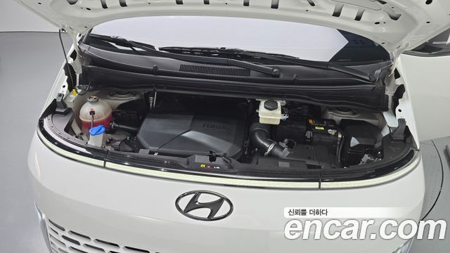 Hyundai Staria 2023 — photo 6