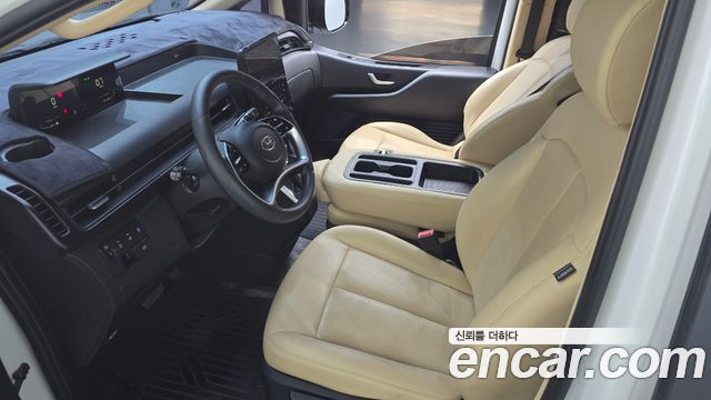 Hyundai Staria 2023 — photo 7