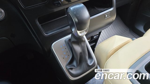 Hyundai Staria 2023 — photo 9
