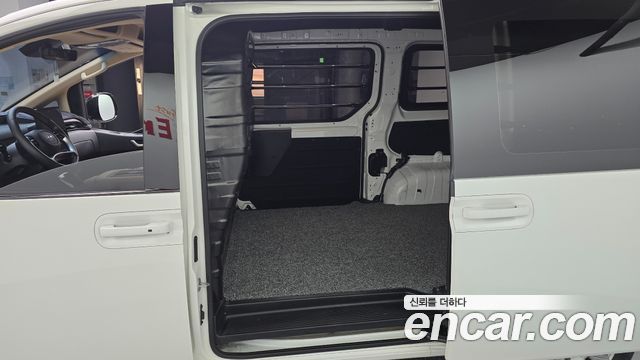 Hyundai Staria 2023 — photo 11