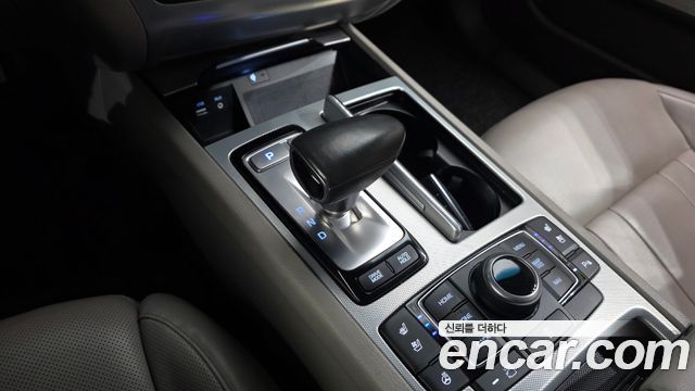 Genesis G80 2017 — photo 12