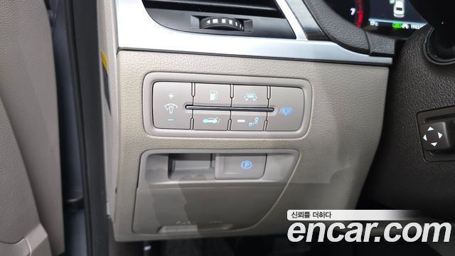 Genesis G80 2017 — photo 22