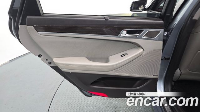 Genesis G80 2017 — photo 15