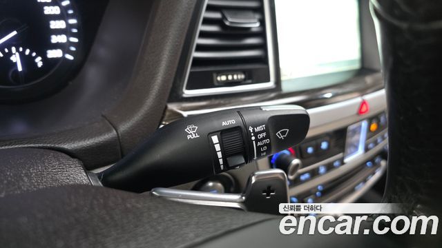 Genesis G80 2017 — photo 29
