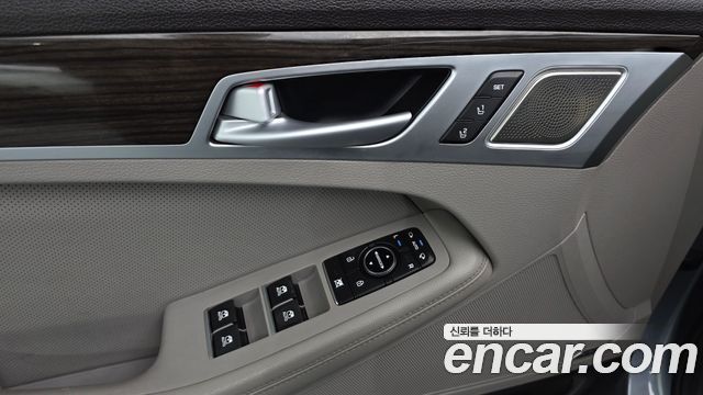 Genesis G80 2017 — photo 30