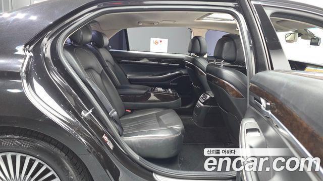 Genesis G90 2019 — photo 18
