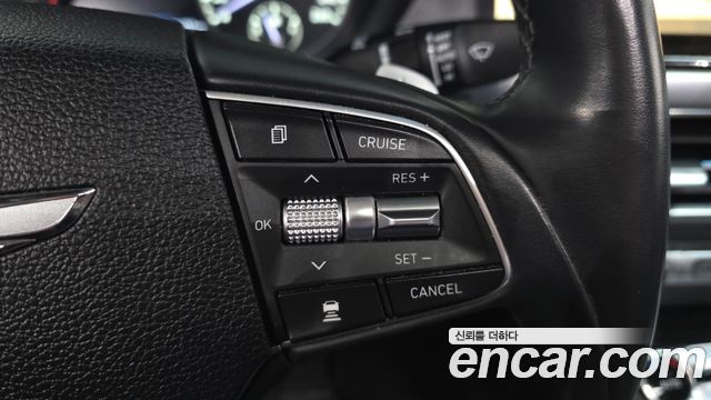 Genesis G90 2019 — photo 23