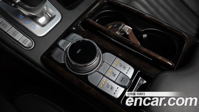 Genesis G90 2019 — photo 24