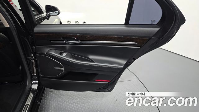 Genesis G90 2019 — photo 15
