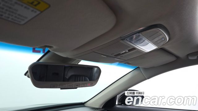 Genesis G90 2019 — photo 27