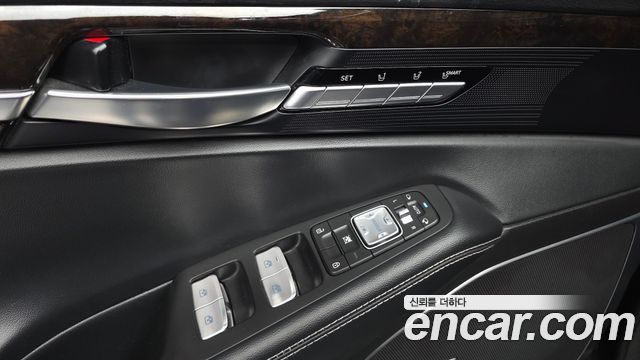 Genesis G90 2019 — photo 29