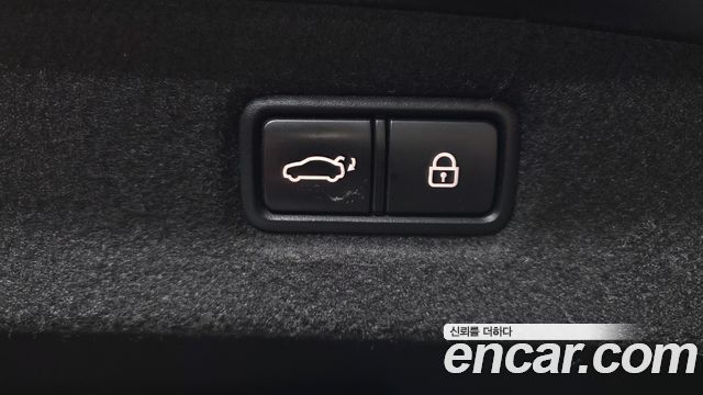 Genesis G90 2019 — photo 32