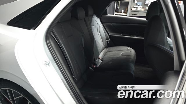 Hyundai AVANTE 2023 — photo 18