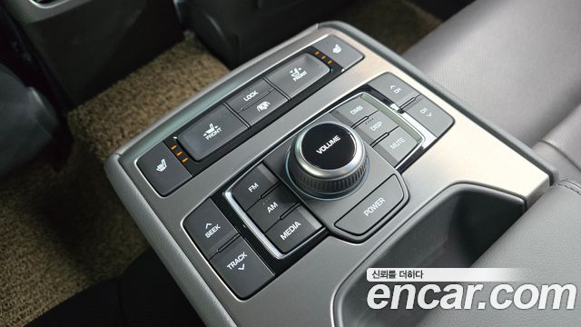 Hyundai Genesis 2016 — photo 29