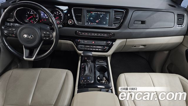 Kia Canival 2018 — photo 7