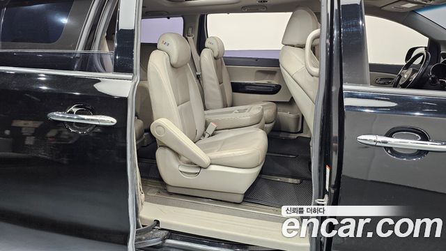 Kia Canival 2018 — photo 12