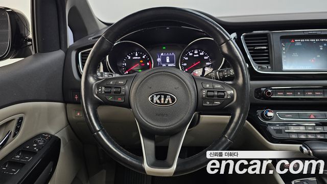 Kia Canival 2018 — photo 14