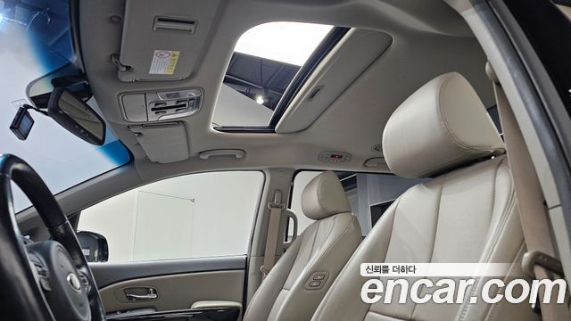 Kia Canival 2018 — photo 18