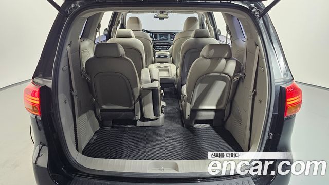 Kia Canival 2018 — photo 20