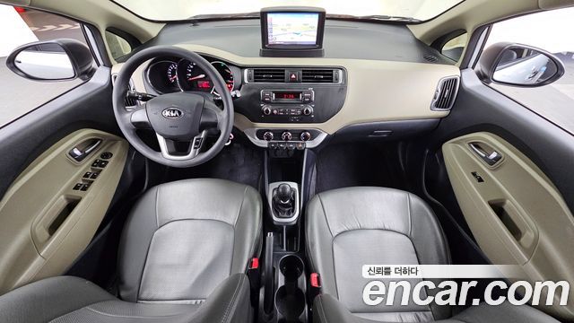 Kia pride 2015 — photo 10
