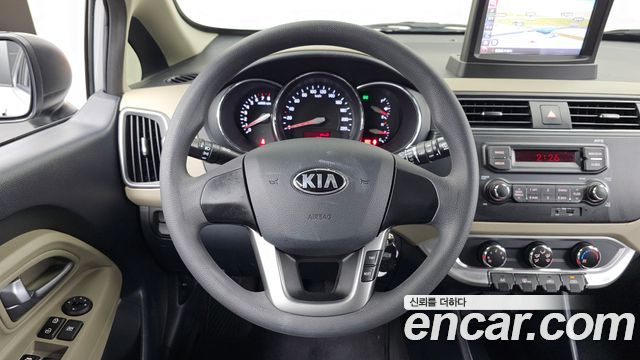 Kia pride 2015 — photo 19