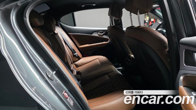 Genesis G70 2020 — photo 17