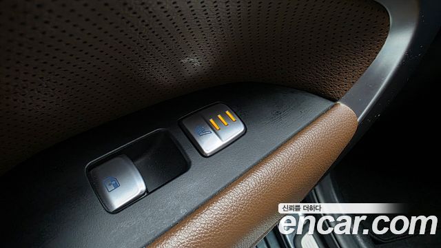 Genesis G70 2020 — photo 35