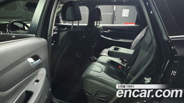Hyundai Santafe 2023 — photo 11