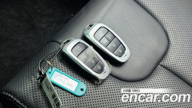 Hyundai Santafe 2023 — photo 17