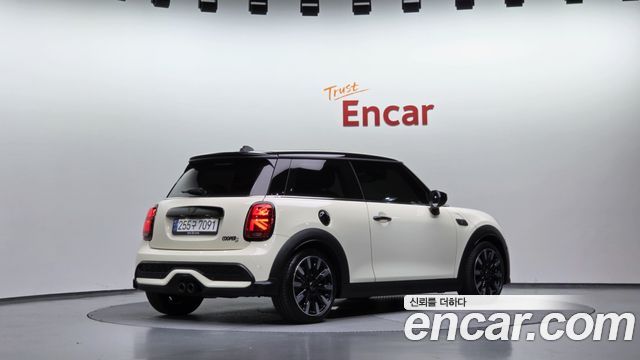 Mini Cooper 2023 — photo 2