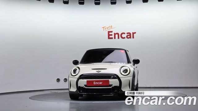 Mini Cooper 2023 — photo 3