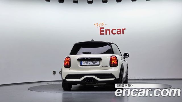 Mini Cooper 2023 — photo 4