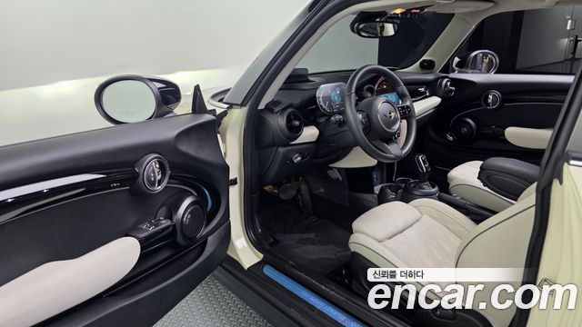 Mini Cooper 2023 — photo 13