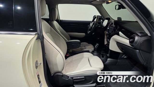 Mini Cooper 2023 — photo 17