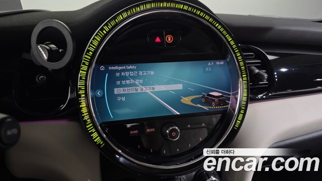 Mini Cooper 2023 — photo 22