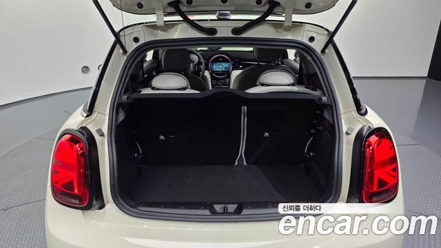 Mini Cooper 2023 — photo 26