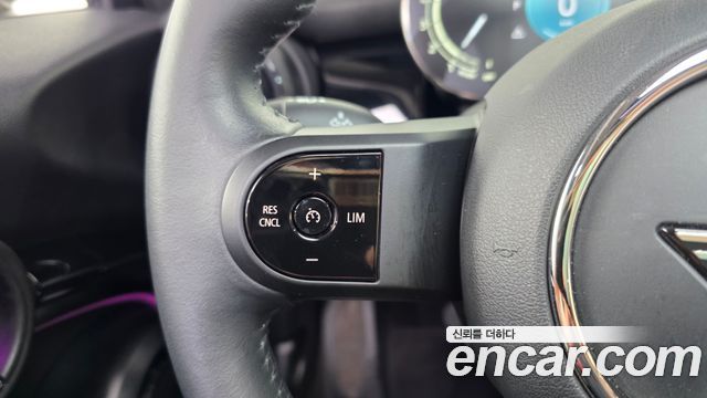 Mini Cooper 2023 — photo 32
