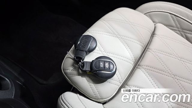 Mini Cooper 2023 — photo 35