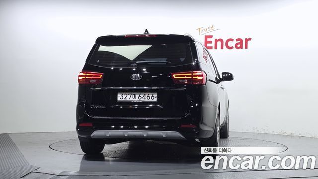 Kia Canival 2020 — photo 4