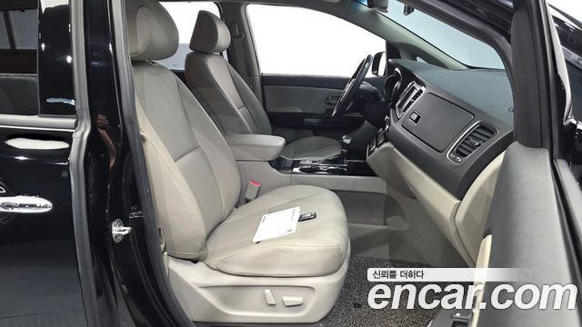 Kia Canival 2020 — photo 16