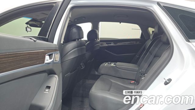 Genesis G80 2017 — photo 18
