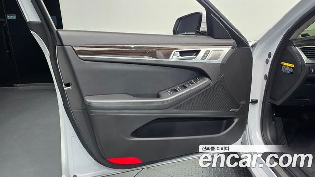 Genesis G80 2017 — photo 14