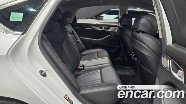 Genesis G80 2017 — photo 16