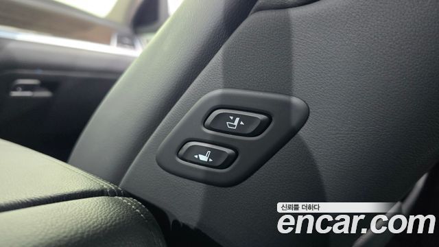 Genesis G80 2017 — photo 27