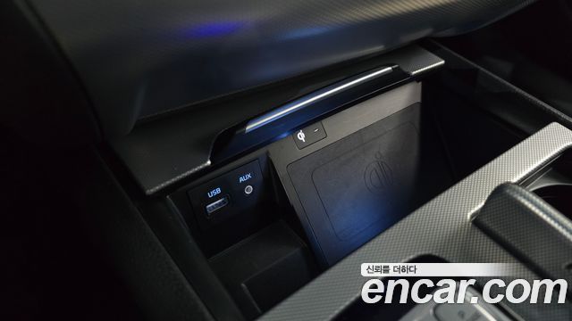 Genesis G80 2017 — photo 29