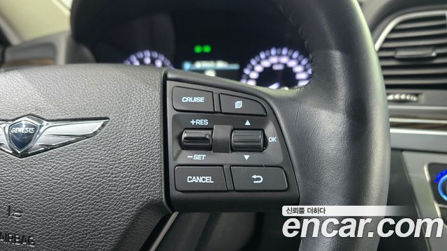 Genesis G80 2017 — photo 30