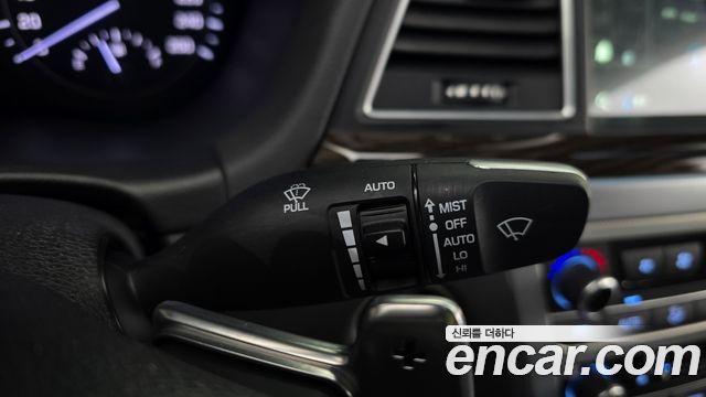 Genesis G80 2017 — photo 33