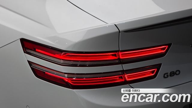 Genesis G80 2022 — photo 9